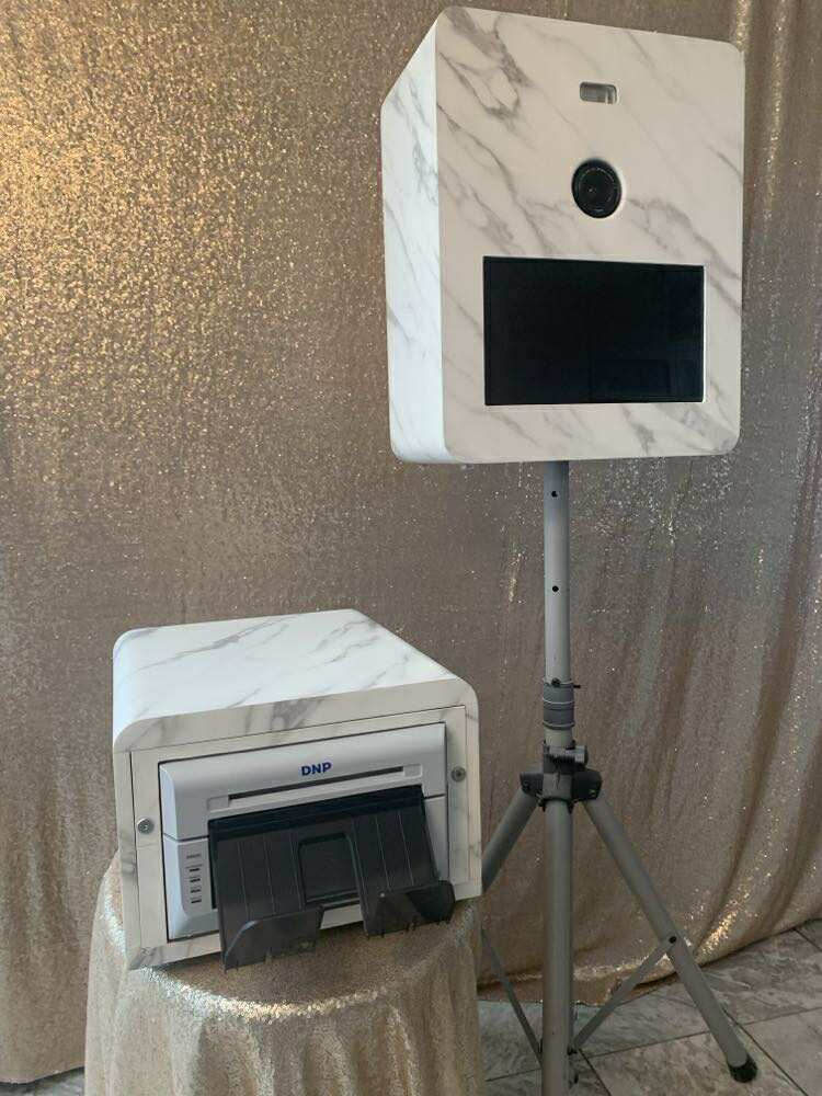 Photomaton LBAM – borne photo élégante avec pied et éclairage LED